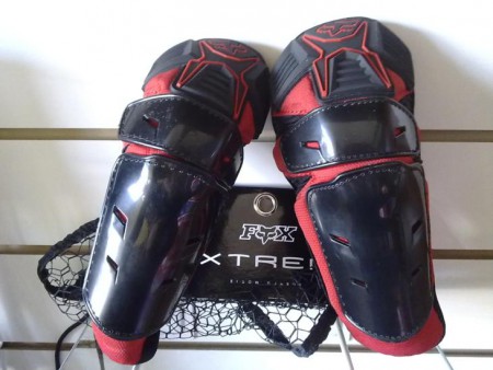 Rodilleras marca Fox.