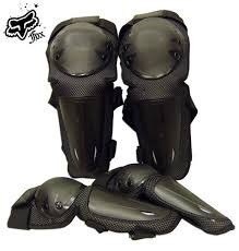 Rodilleras marca Fox.